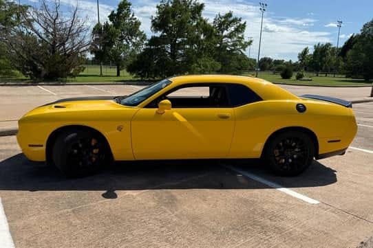 2017 DODGE CHALLENGER SRT HELLCAT - Image 4