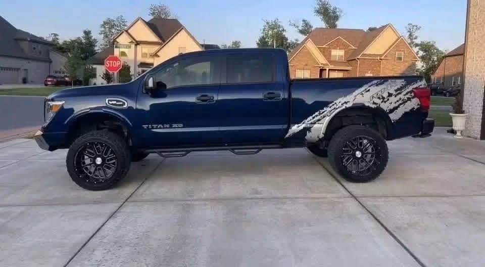2018 NISSAN TITAN XD $10,000 - Image 6