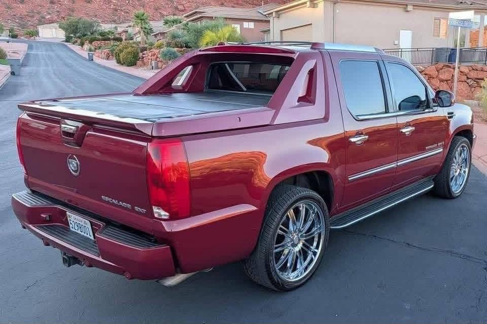 2007 Cadillac Escalade EXT PRICE $9,000 - Image 2