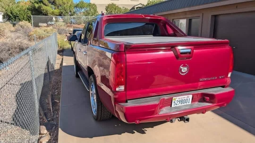 2007 Cadillac Escalade EXT PRICE $9,000 - Image 3