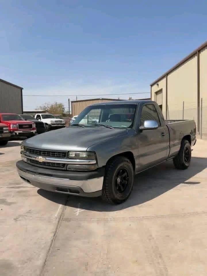 1999 chevy Silverado short bed single cab PRICE $7,500