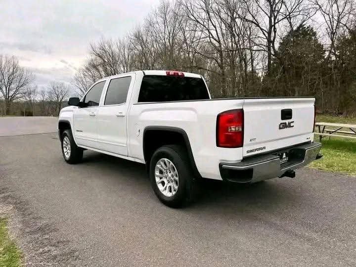 2015 GMC Sierra 4x4 PRICE $5800 - Image 3