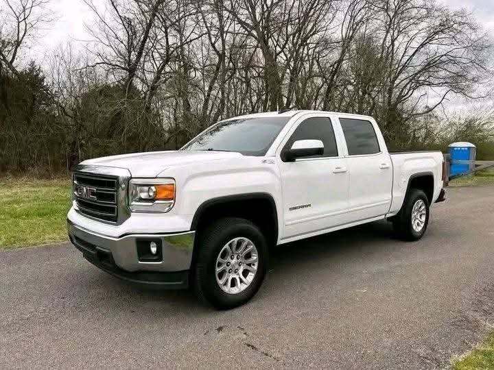 2015 GMC Sierra 4x4 PRICE $5800 - Image 6
